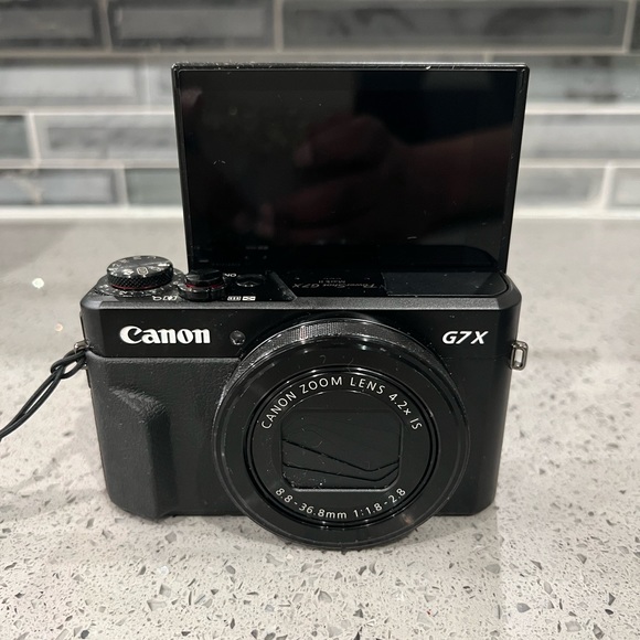 Canon PowerShot G7X Mark ll - Picture 2 of 10